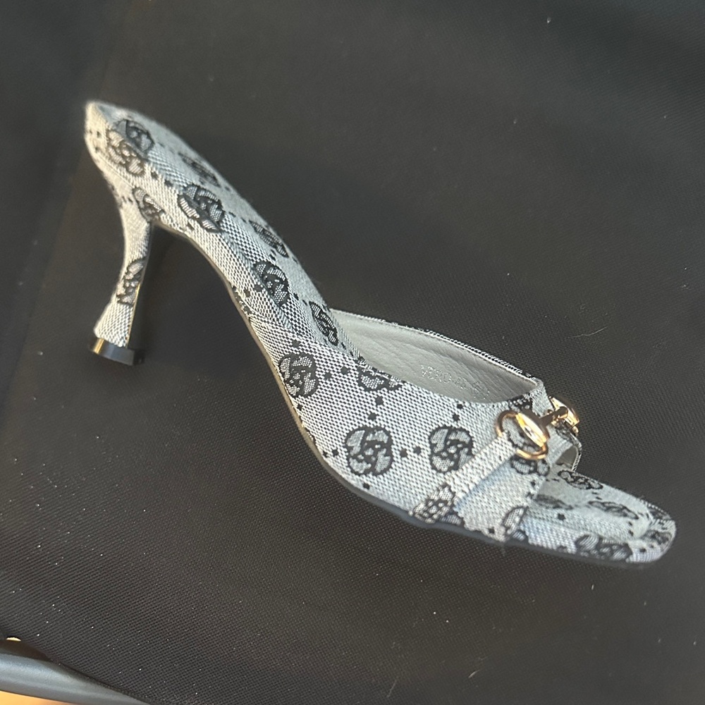 Elegant TOP MODA  Gray Patterned Women's Heels BNWOT